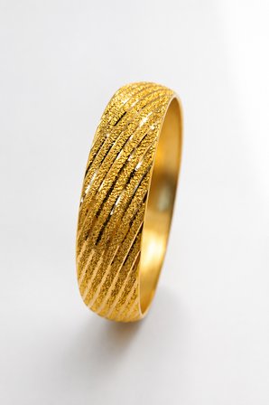 22 Ayar TSE Belgeli (13 GRAM) Lazer Çapraz Çizgili 15 mm Ajda Altın Bilezik Gold Düğün 6,2 cm