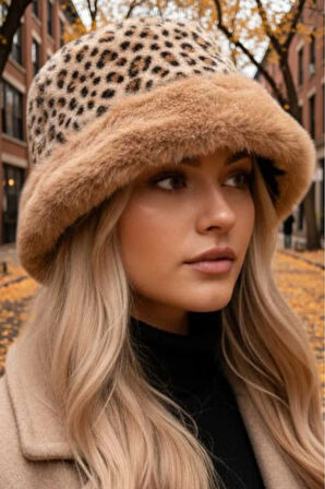Tezzgelsin Kadın Leopar Desenli Peluş Kürklü Kalpak Şapka