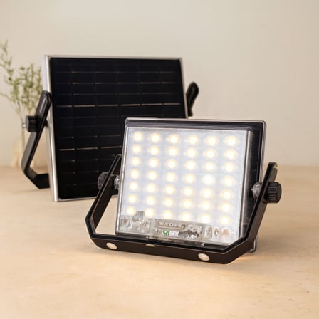 100W Gunes Enerjili Led İ̇Sik (Solar) Dis Mekan & Kamp