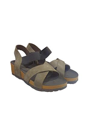 Pierre Cardin Üstü Ayarlı Lastikli Dolgu Topuk Kadın Sandalet