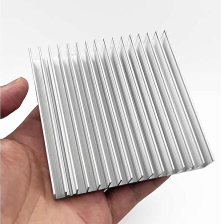 10cm x 10cm x 1.8cm Alüminyum Metal Soğutucu Blok Radyatör Peltier Isı Düşürücü Amfi Led Entegre 