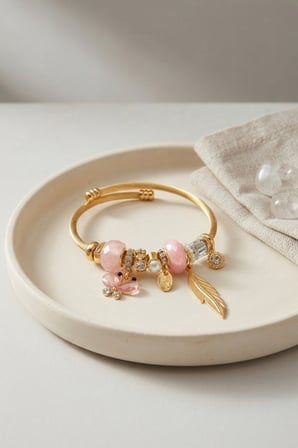 Kelebek Model Gold Renk Pembe Charmlı Bileklik 5886