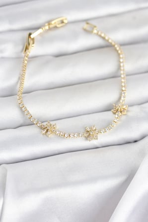 Pirinç Gold Renk Çiçek Model Zirkon Taşlı Su Yolu Kadın Bileklik 5886