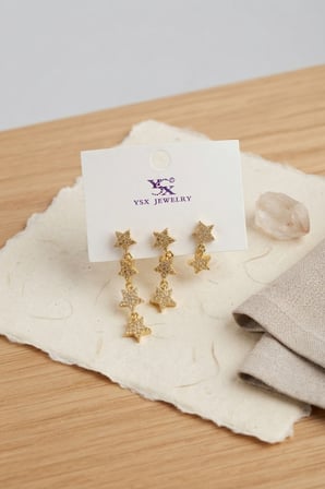 Pirinç Gold Renk Zirkon Taşlı Sallantılı Yıldız Model Kadın Küpe Seti 5886
