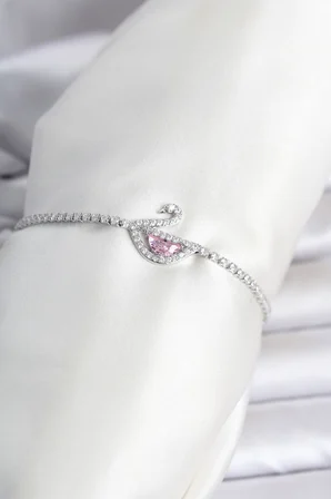 Pirinç Gümüş Renk Zirkon Taşlı Swan Model Su Yolu Kadın Bileklik 5886