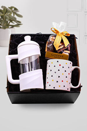 Beyaz French Press & Geometrik Detaylı Kupa & Godiva Napoliten Çikolata Hediye Kutusu