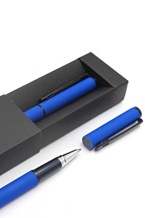 Mavi Roller Kalem Kürk Mantolu Madonna Kitabı  Gold Detaylı Kupa  Bademli Kurabiye Hediye Seti