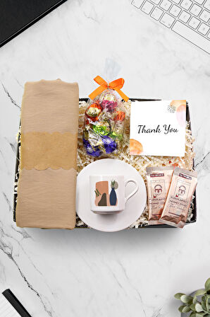 Fincan & Pamuk Caz Şal & Lavi Çikolata & 2'li Tek İçimlik Mehmet Efendi Türk Kahvesi Hediye Seti