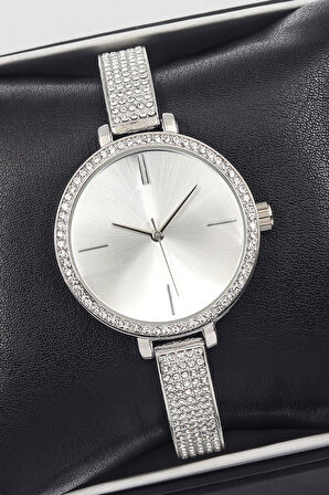 Kadın Kol Saati & Gümüş Tektaş Bileklik & Gümüş Kolye & Gümüş Bileklik & Taş Küpe Hediye Seti