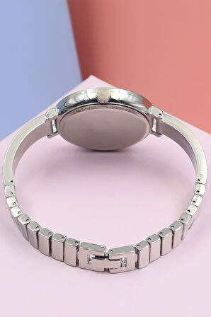 Kadın Kol Saati & Gümüş Tektaş Bileklik & Gümüş Kolye & Gümüş Bileklik & Taş Küpe Hediye Seti