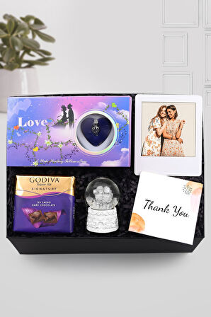 Beyaz Çerçeve & İstiridye İçinde Gerçek İnci Kolye & Çift Kar Küre & Godiva Çikolata Hediye Seti