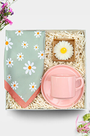Pembe Fincan & Fular & Kraft Kutulu Mum Hediye Seti