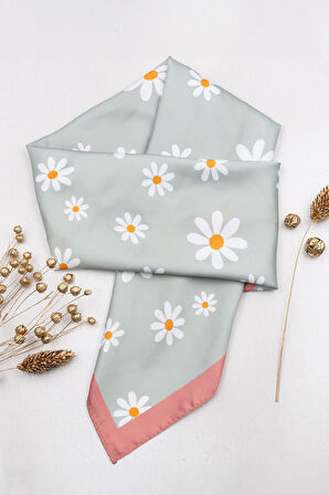 Pembe Fincan & Fular & Kraft Kutulu Mum Hediye Seti