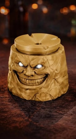 Alse 3D Korku Tasarımlı 3D Kül Tablası – Kapaklı, Dekoratif, Özel Tasarım Masaüstü Aksesuarı (85MM x 82MM)(SARI)