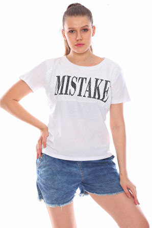 Yazı Baskılı Pul Detaylı Beyaz Salaş Kadın Tişört