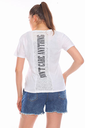 Yazı Baskılı Pul Detaylı Beyaz Salaş Kadın Tişört