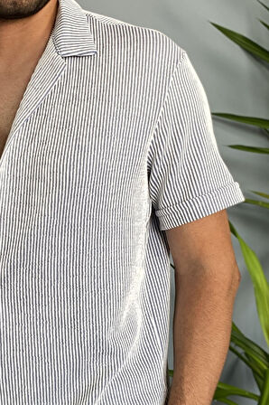 Kısa Kollu Jakarlı Mavi Gömlek