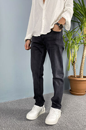 Slim Fit Siyah Taşlanmış Jean