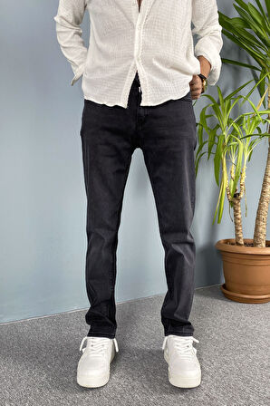 Slim Fit Siyah Taşlanmış Jean