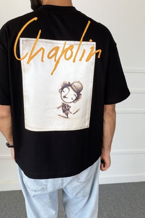 Charlie Chaplin Baskılı Bisiklet Yaka Oversize Siyah Tişört