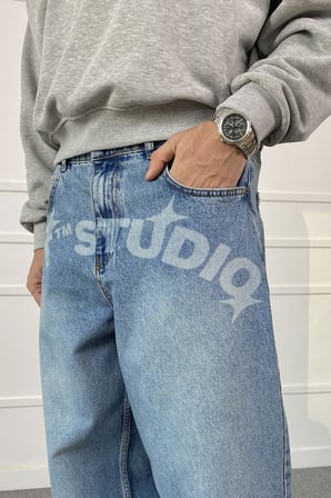 Studio Baskılı Loose Fit Mavi Jean