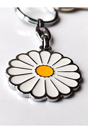 Beyaz Papatya Metal Anahtarlık