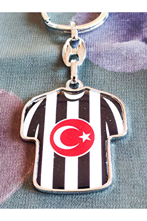 Siyah Beyaz Takım Formalı Metal Anahtarlık