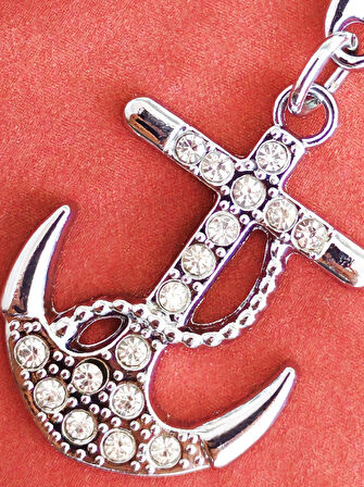 Gümüş Renkli Taşlı Zarif Metal Çapa Anahtarlık