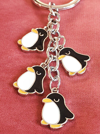 Sevimli Penguenlerden Metal Anahtarlık
