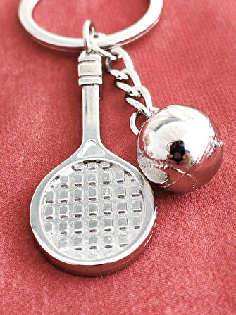 Gümüş Rengi Tenis Raketi ve Tenis Topu Şeklinde Metal Anahtarlık