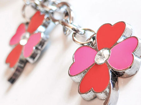 Kırmızı Pembe Renkli 4 Yapraklı Yonca Metal Anahtarlık