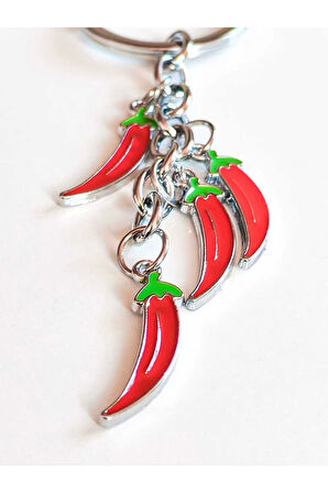 4 Kırmızı Biberden Oluşan Metal Anahtarlık