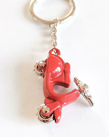 Oynar Gidonlu Kırmızı Skooter Metal Anahtarlık