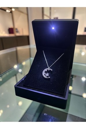 ANKA MÜCEVHERAT IŞIKLI KUTUDA 925 AYAR GÜMÜŞ AY YILDIZ KADIN KOLYE