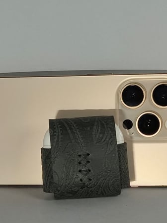 Gogo Airpods 4. Nesil Kılıf Hakiki Deri Siyah El Yapımı