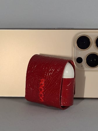 Gogo Airpods 4. Nesil Kılıf Hakiki Deri Kırmızı El Yapımı