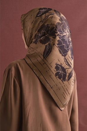 Armine Çiçek Desenli Sura İpek Eşarp 9617DS