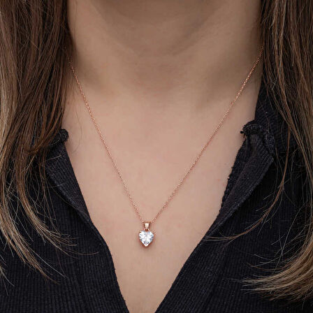 925 Ayar Gümüş Rose Beyaz Taşlı Kalpli Kadın Kolye