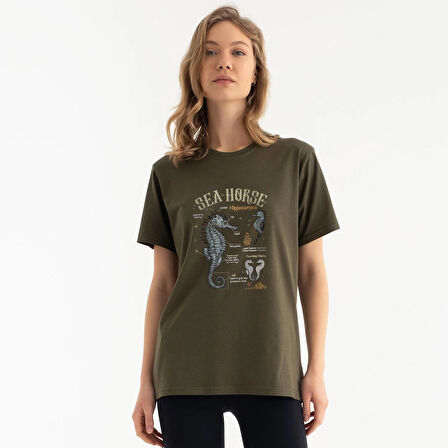 Tarrzz Sea Horse Anatomy  Tasarım Tişört Sanatsal Baskılı Tişört %100 Pamuklu Haki Yeşili Bisiklet Yaka Kısa Kollu Tasarım Tshirt