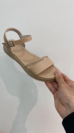 Krem Saknuk Taşlı Tek Bant Tokalı Kadın Sandalet