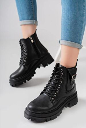 Siyah Saknuk Nubuk Kemer Toka Detaylı Fermuarlı Bağcıklı Su Geçirmez Kaydırmaz Kadın Bot