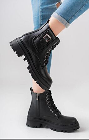 Siyah Saknuk Nubuk Kemer Toka Detaylı Fermuarlı Bağcıklı Su Geçirmez Kaydırmaz Kadın Bot