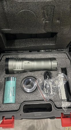 WISON WS-15500 Profesyonel Uzun Menzilli El Feneri | 13.000 Lümen – 130W – 32.000 Mah