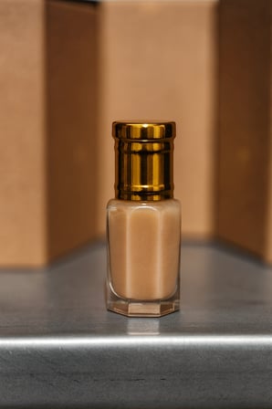 AROMENZA Amberli Misk – 6 ml Doğal Amber Kokulu Zarif, Derin ve Kalıcı Koku Deneyimi | Özel Esans