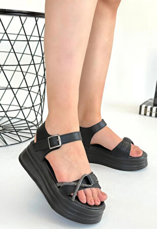 Luno Siyah Cilt Kemerli Sandalet
