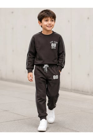 Erkek Çocuk Koyu Kahverengi 88 Nakışlı Biyeli Sweatshirt Jogger Eşofman Takımı