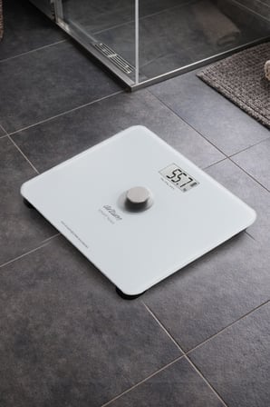Arzum AR5126 Stayfit Touch Cam Beyaz Baskül, Pilsiz Kullanım, 180 Kg’a Kadar Ölçüm Kapasitesi, Beyaz