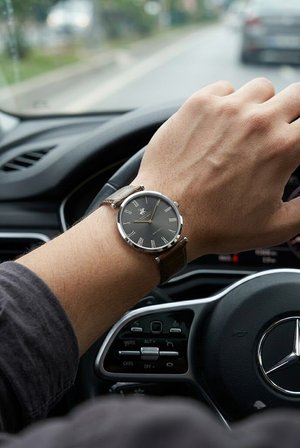 Beverly Hills Polo Club Altın Yuvarlak Kasa Erkek Kol Saati | 39 mm Çelik Kasa, Siyah Deri Kordon, Beyaz Kadran