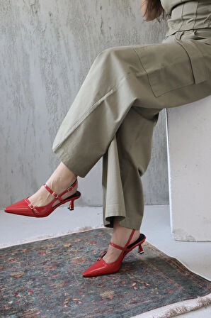 Asta Kısa Topuklu Tokalı Rugan Stiletto