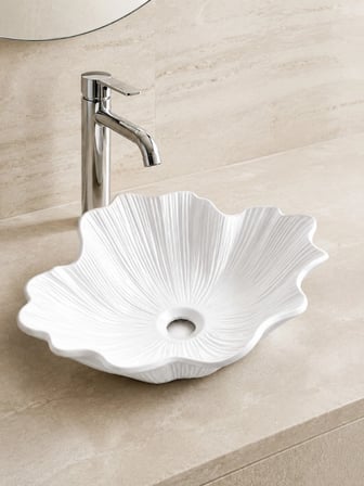 Beyaz Çiçek Formlu Tezgah Üstü Seramik Çanak Lavabo 48x40x17 cm